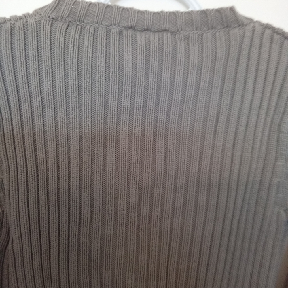 LOGG Ribbed V Neck Cropped Sweater - Picture 7 of 11